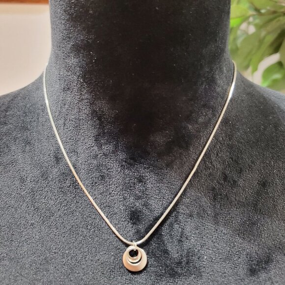 Lia Sophia Womens Gold Tone Double Circle Pendant Necklace - Picture 1 of 6